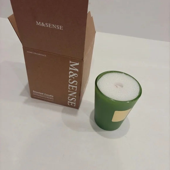 M & Sense Rosemary Eucalyptus Scented Candle NEW - Picture 4 of 10